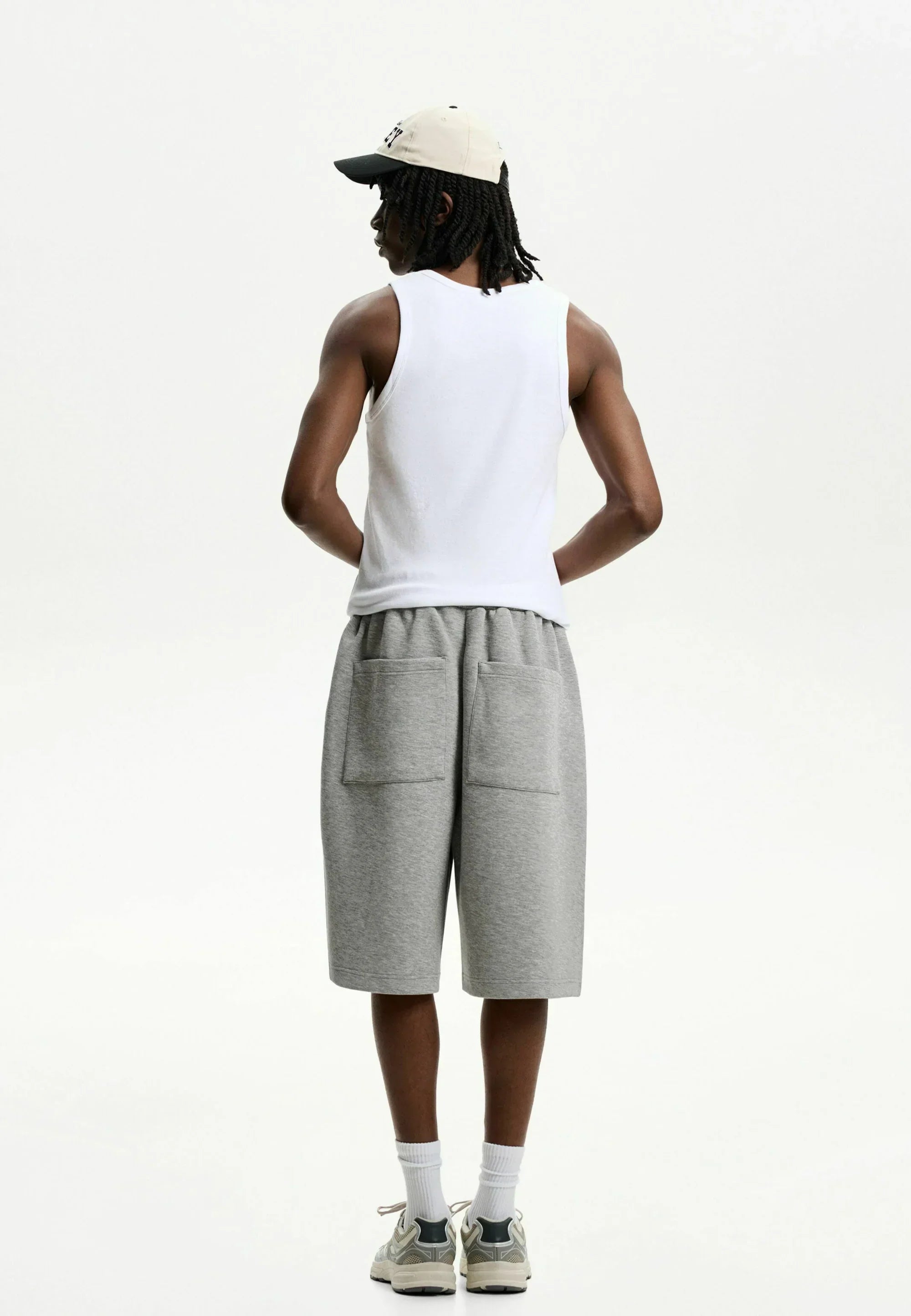 gray jogging shorts